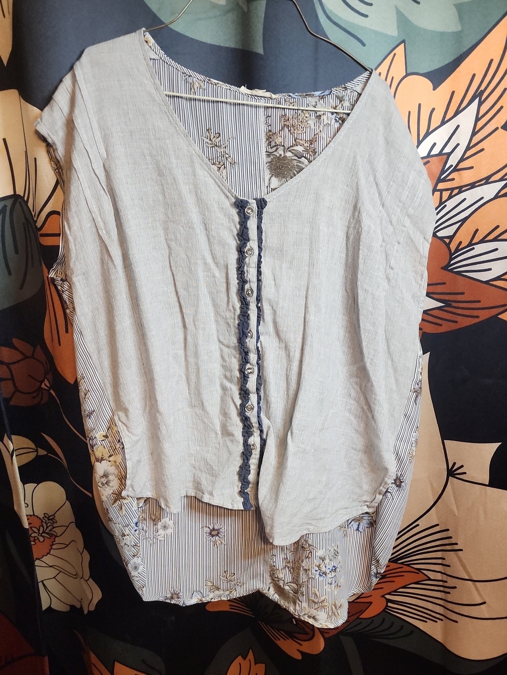 Mystree Light Gray Linen-Blend Button Front Tunic with Floral Stripe Underlayer